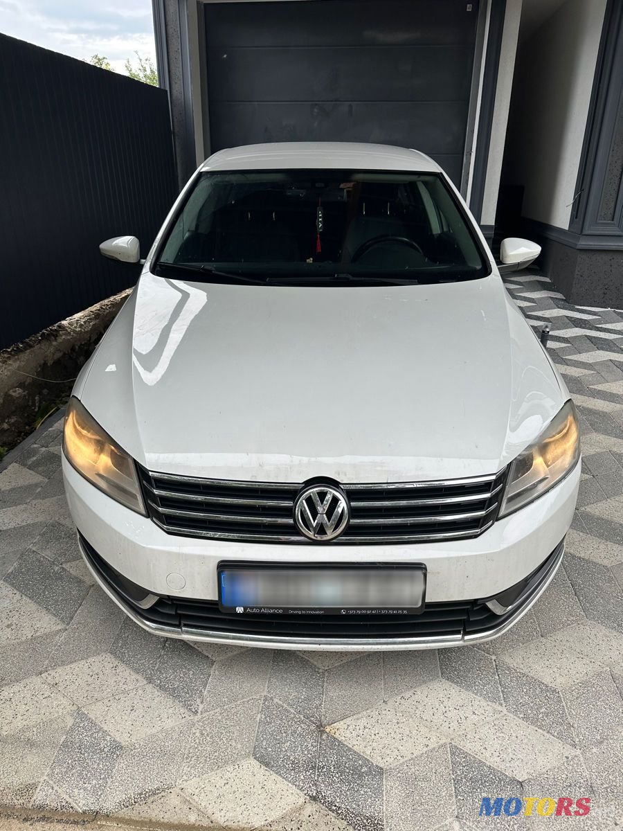 2012' Volkswagen Passat photo #1