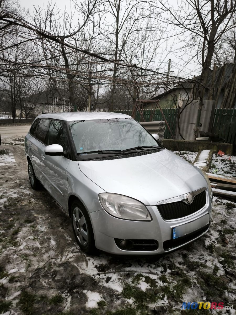 2009' Skoda Fabia photo #2