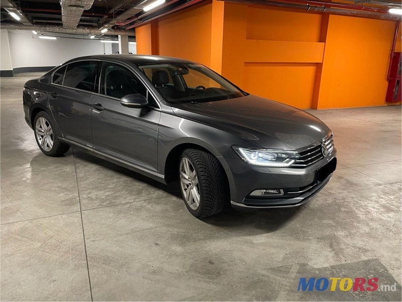2017' Volkswagen Passat photo #2
