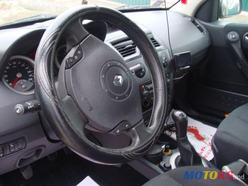 2004' Renault Megane photo #5