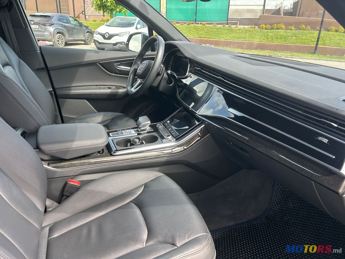 2023' Audi Q7 photo #6