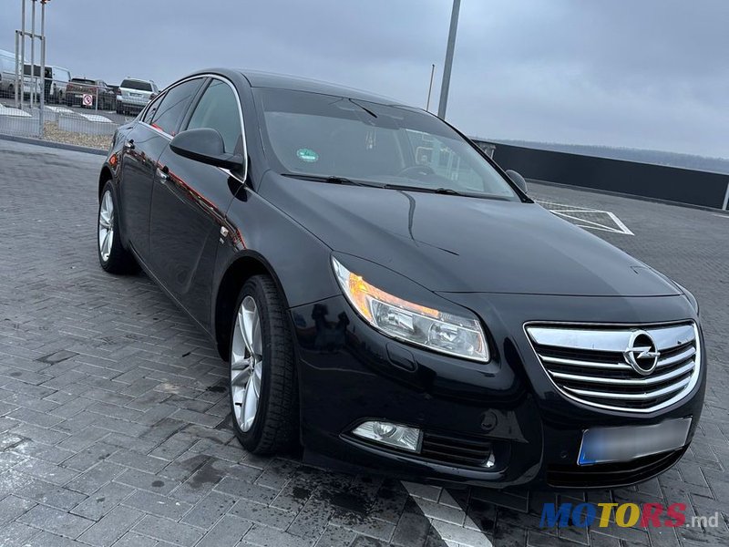 2010' Opel Insignia photo #2