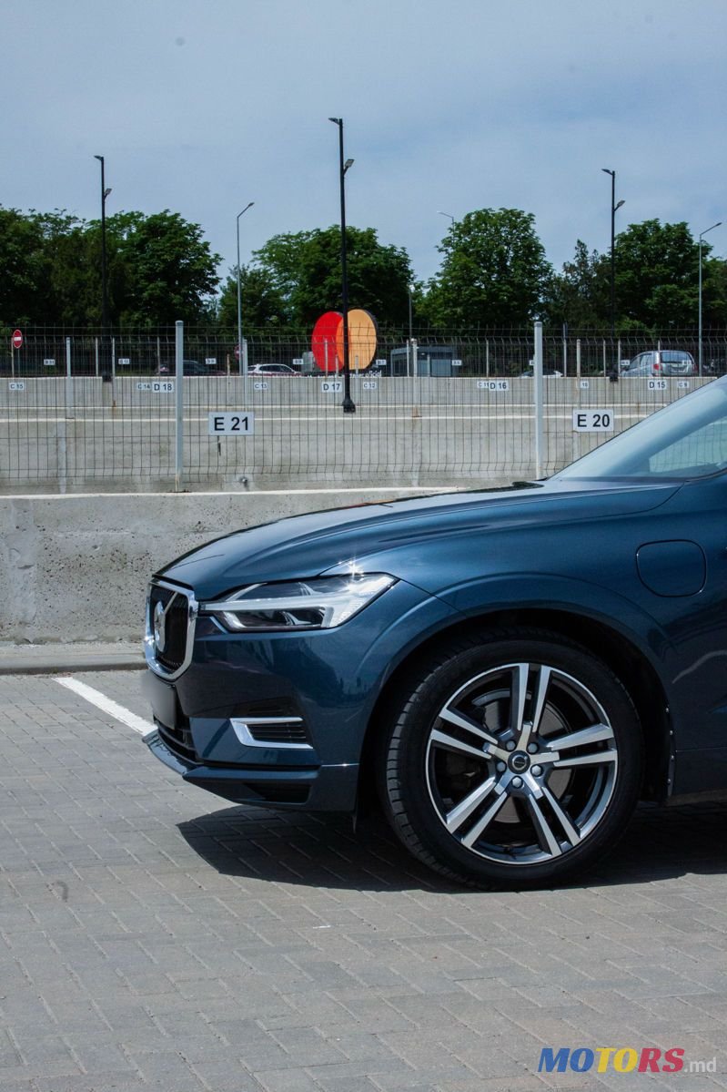 2017' Volvo XC60 photo #6