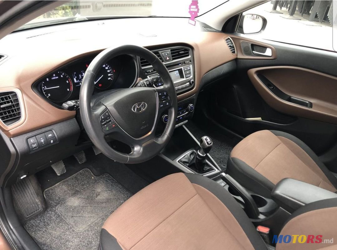 2015' Hyundai i20 photo #2