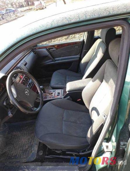 2000' Mercedes-Benz E photo #1