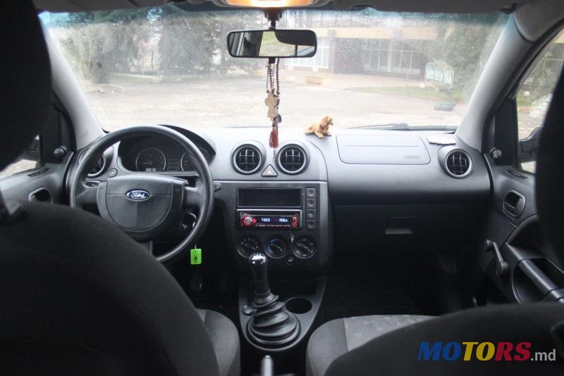 2006' Ford Fiesta photo #3