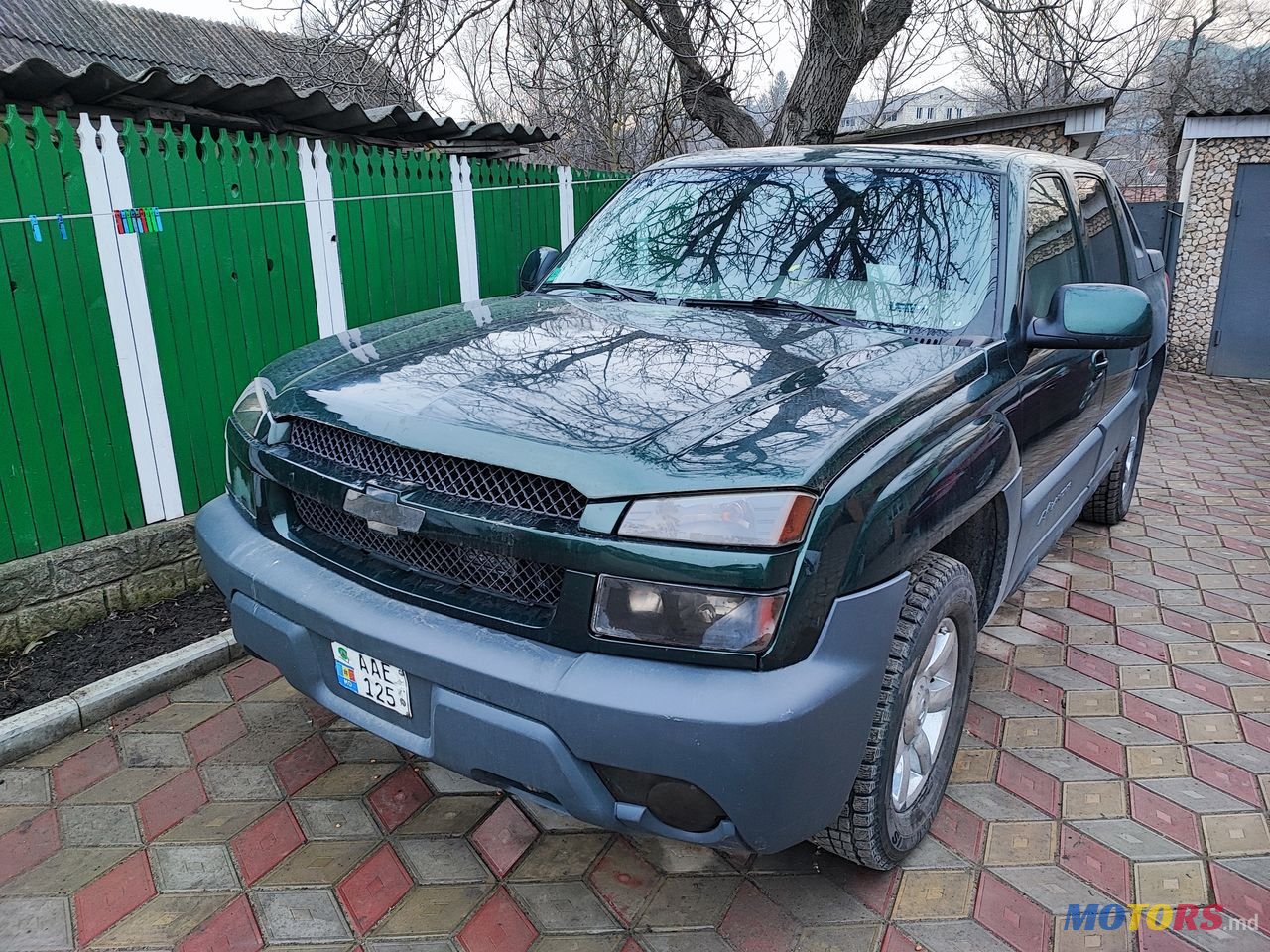 2002' Chevrolet Avalanche photo #3