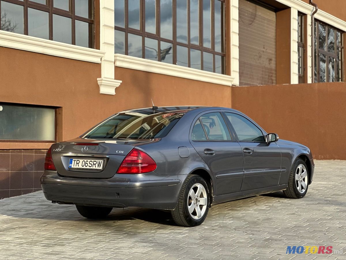 2005' Mercedes-Benz E Класс photo #6