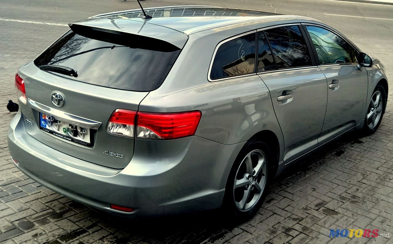 2013' Toyota Avensis photo #6