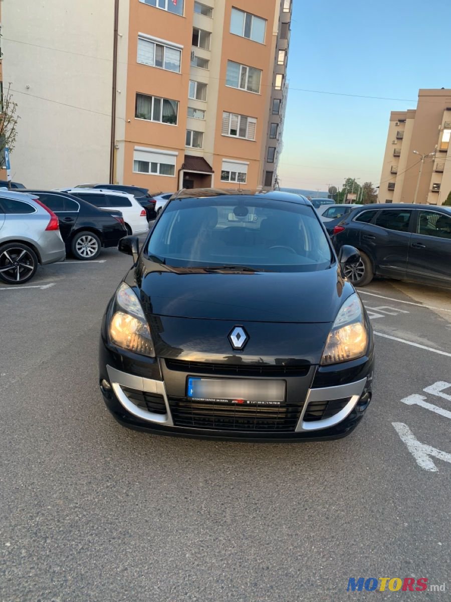 2009' Renault Scenic photo #1