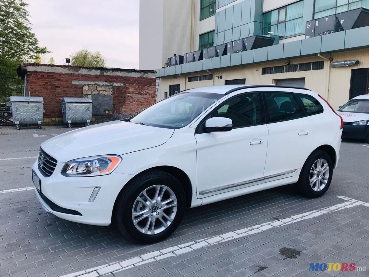 2015' Volvo XC60 photo #2