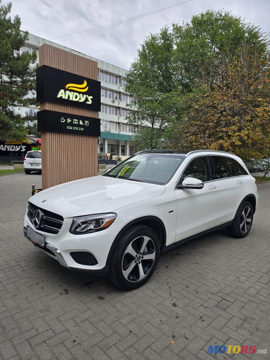 2019' Mercedes-Benz GLC photo #5
