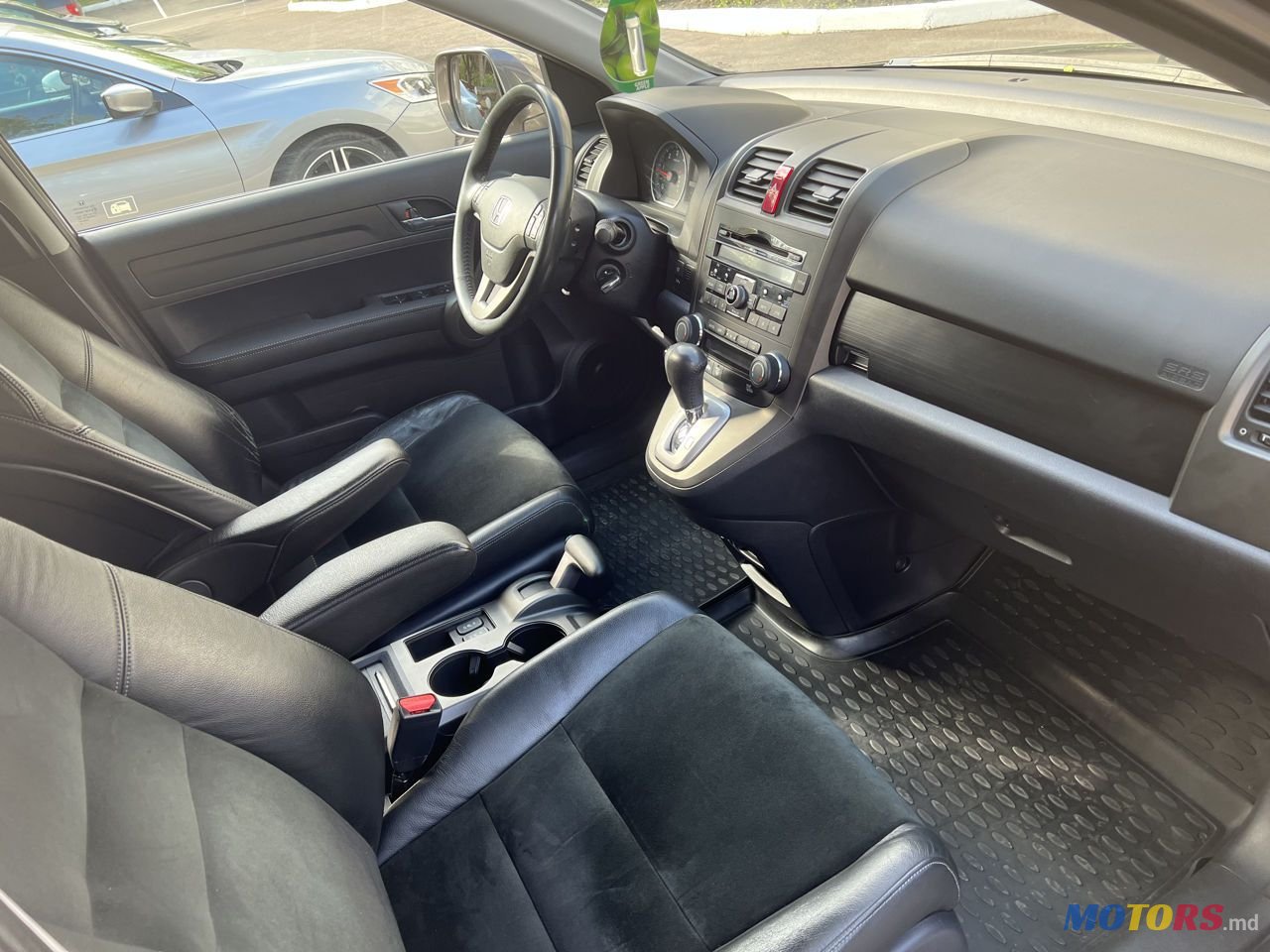 2010' Honda CR-V photo #4