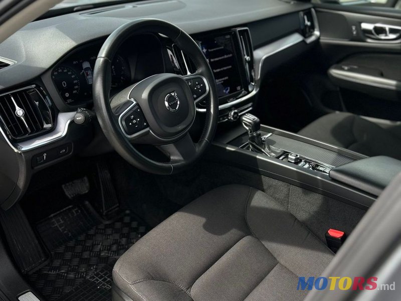 2020' Volvo V60 photo #6
