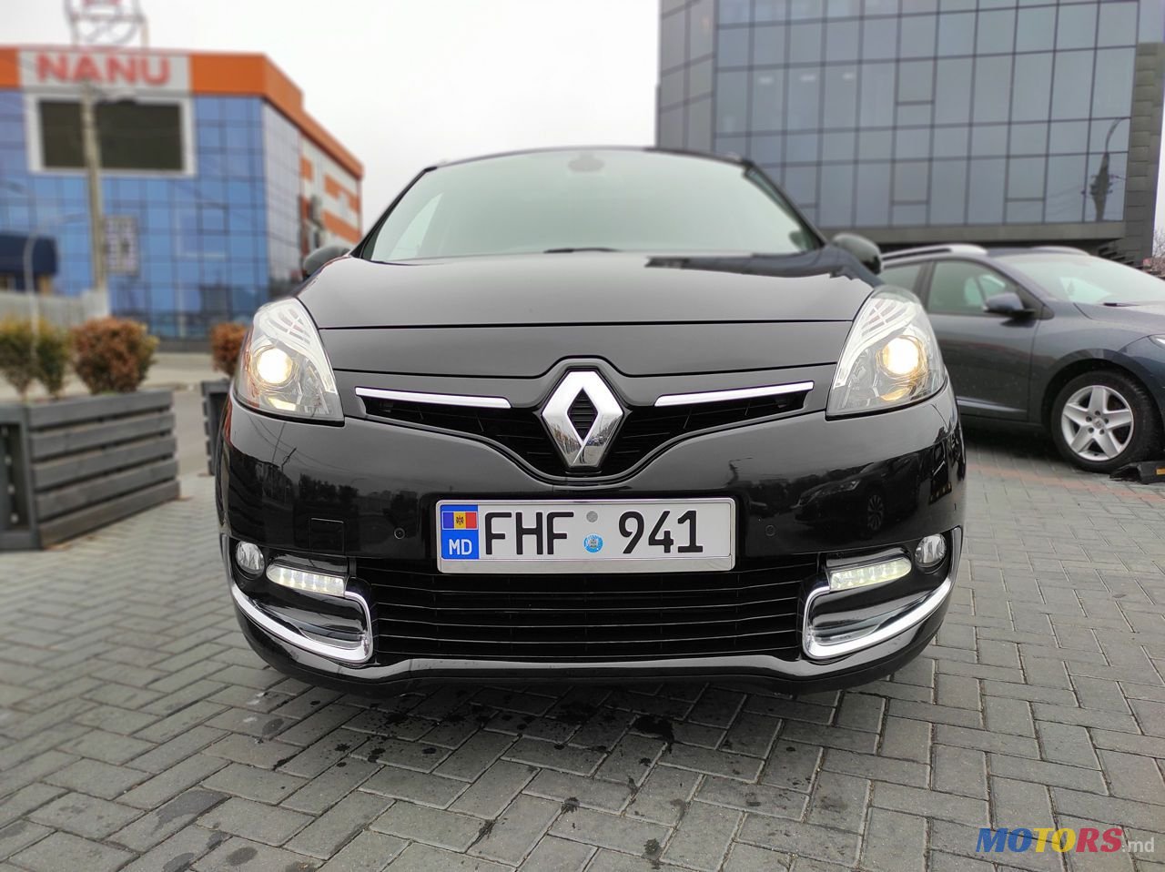 2013' Renault Scenic photo #2