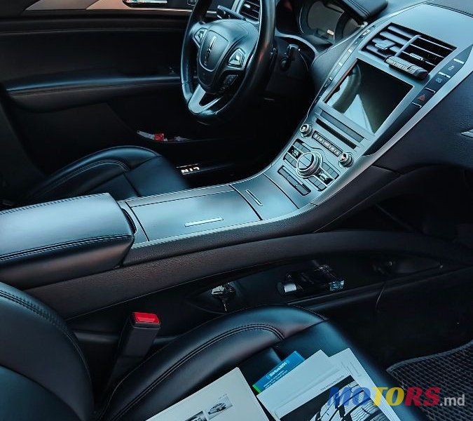 2017' Lincoln MKZ photo #5