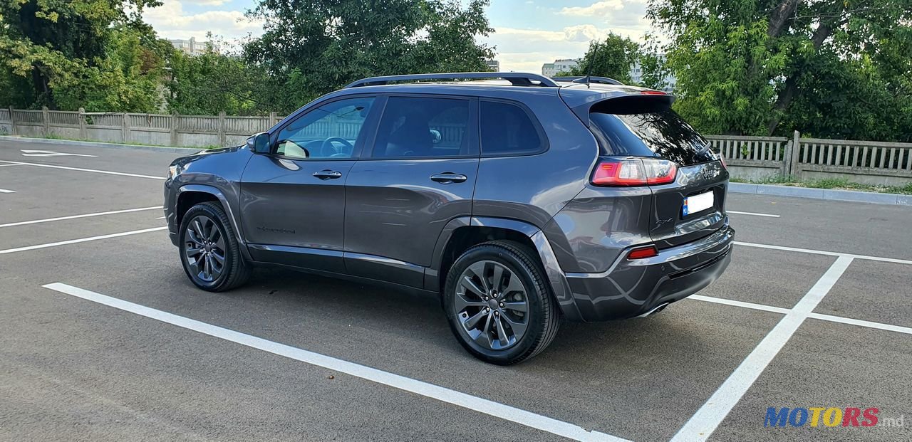 2018' Jeep Cherokee photo #6