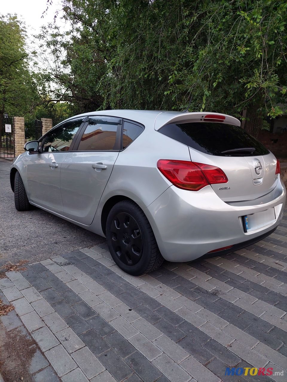 2011' Opel Astra photo #4