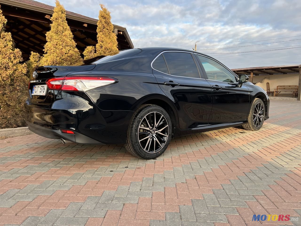 2017' Toyota Camry photo #2