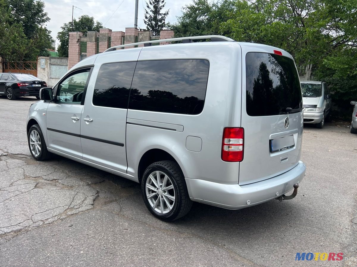 2011' Volkswagen Caddy photo #3