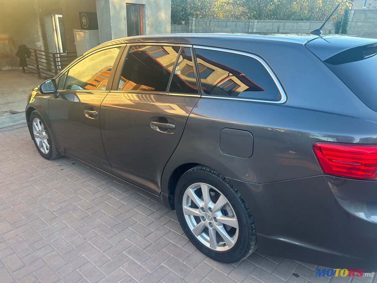 2012' Toyota Avensis photo #4