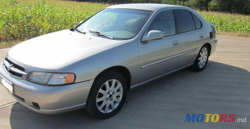 1999' Nissan Altima photo #1