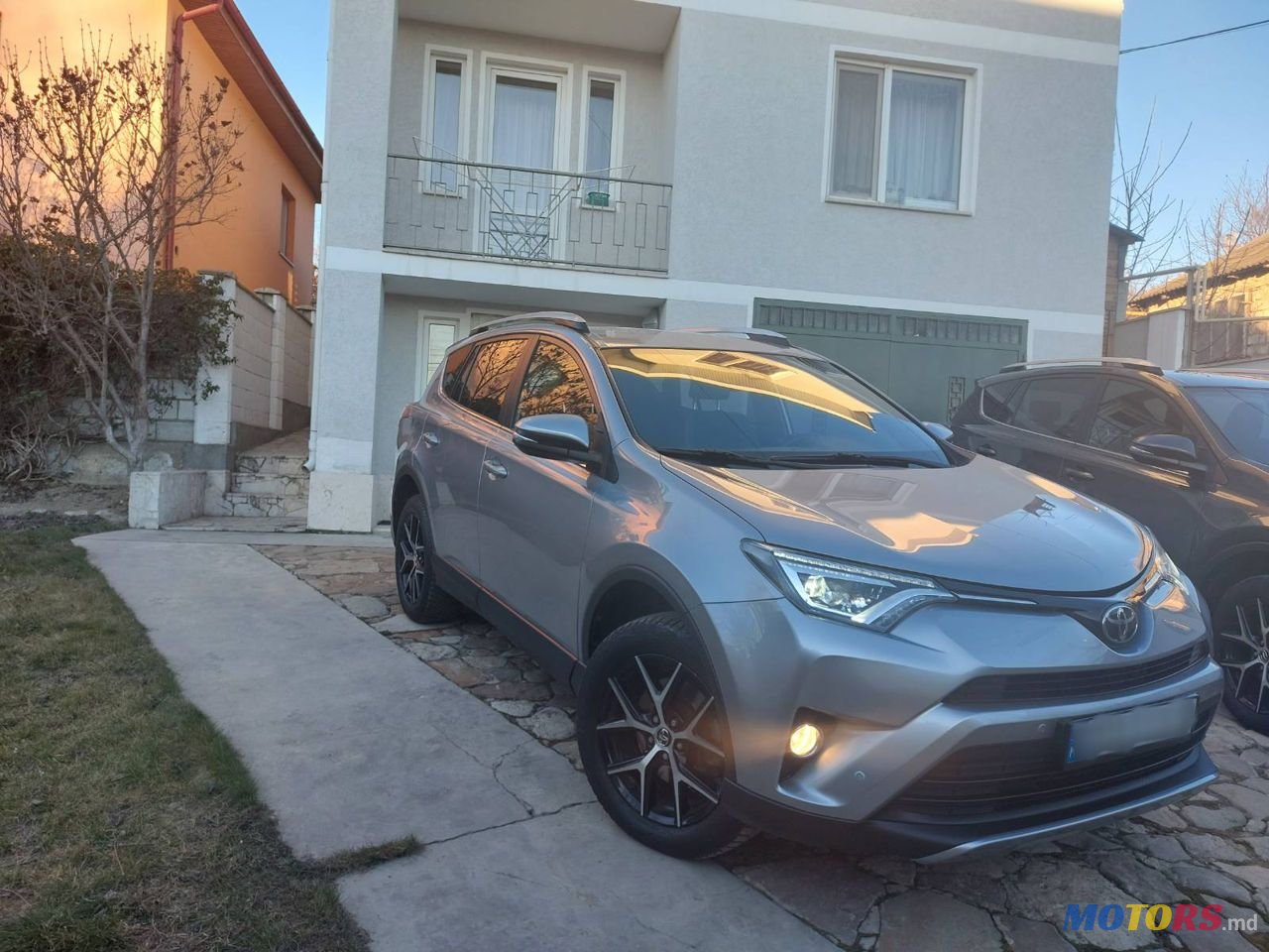 2016' Toyota RAV4 photo #1