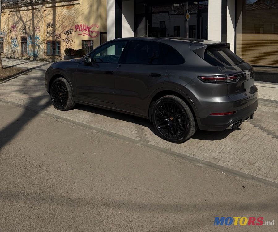 2019' Porsche Cayenne photo #4