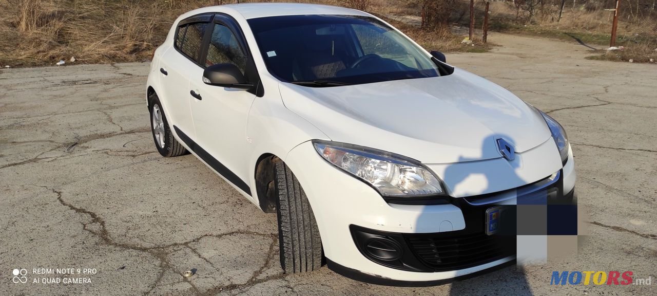 2012' Renault Megane photo #3