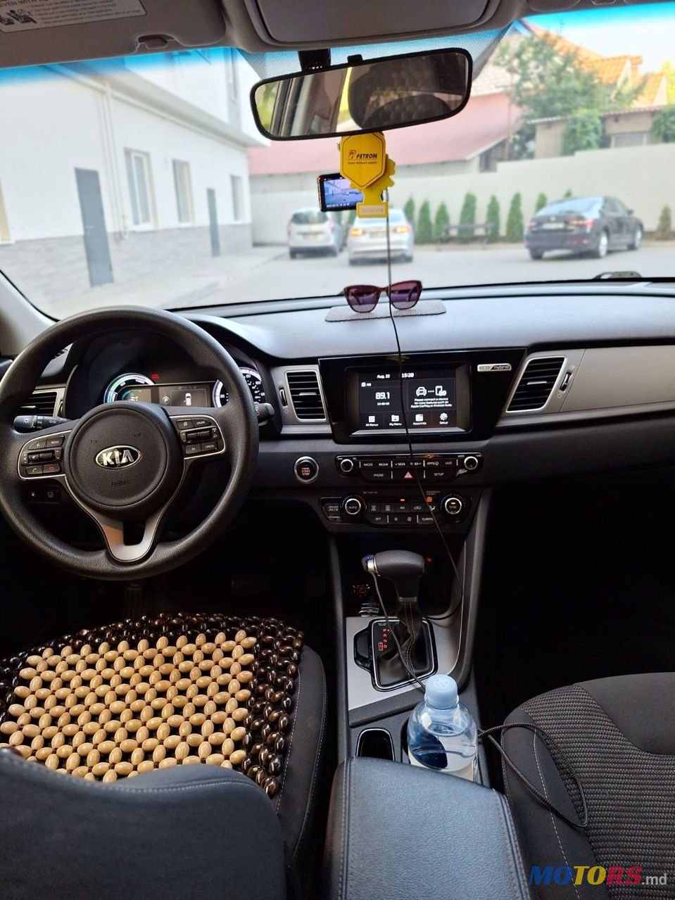 2017' Kia Niro photo #3