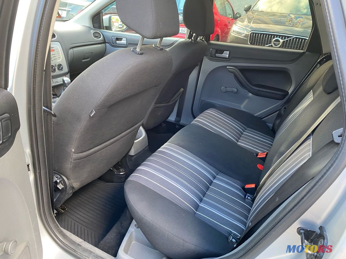 2009' Ford Focus photo #6