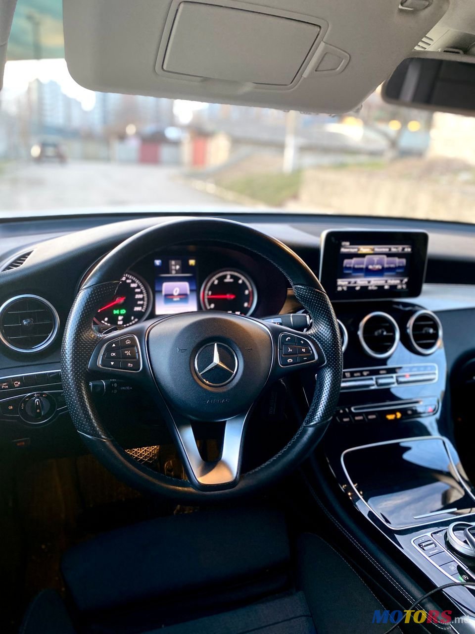 2017' Mercedes-Benz GLC photo #5