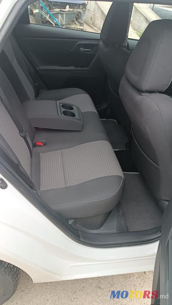 2018' Toyota Auris photo #3