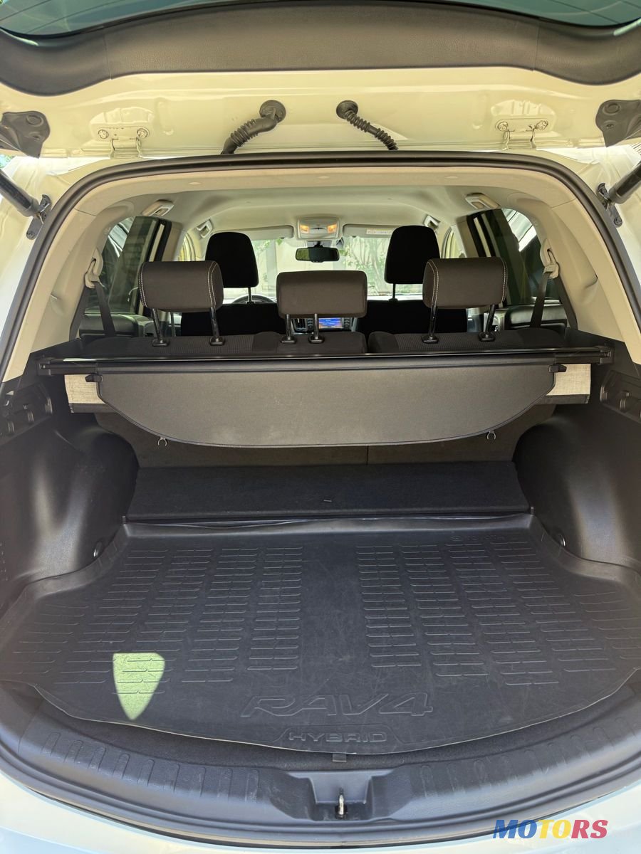 2018' Toyota RAV4 photo #5