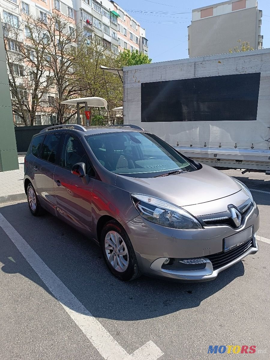 2015' Renault Grand Scenic photo #2