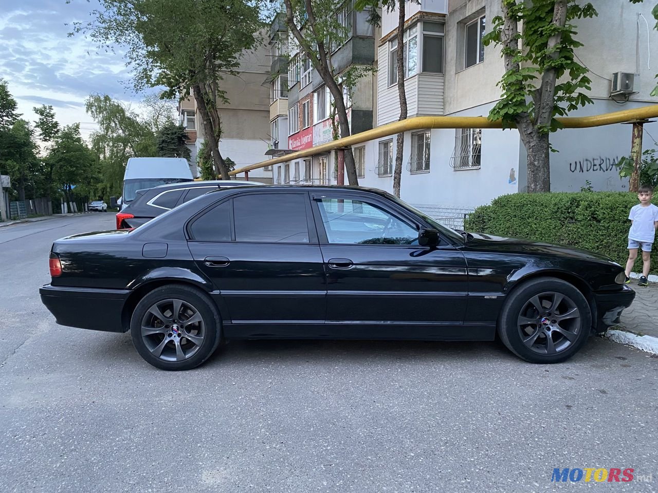 2001' BMW 7 Series photo #3