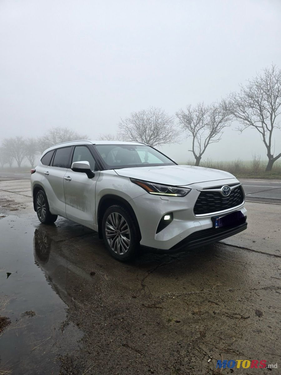 2022' Toyota Highlander photo #4
