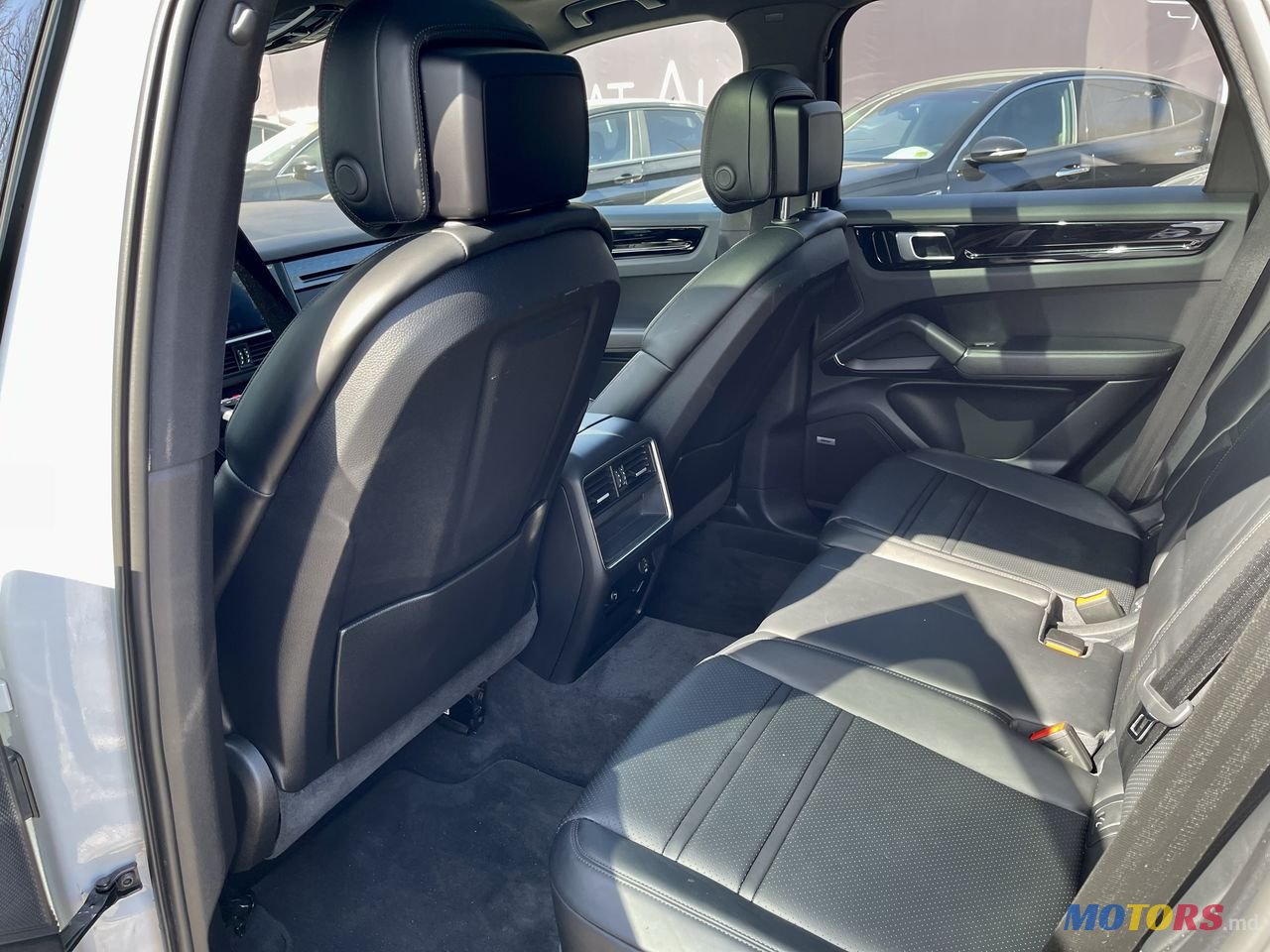 2018' Porsche Cayenne photo #6