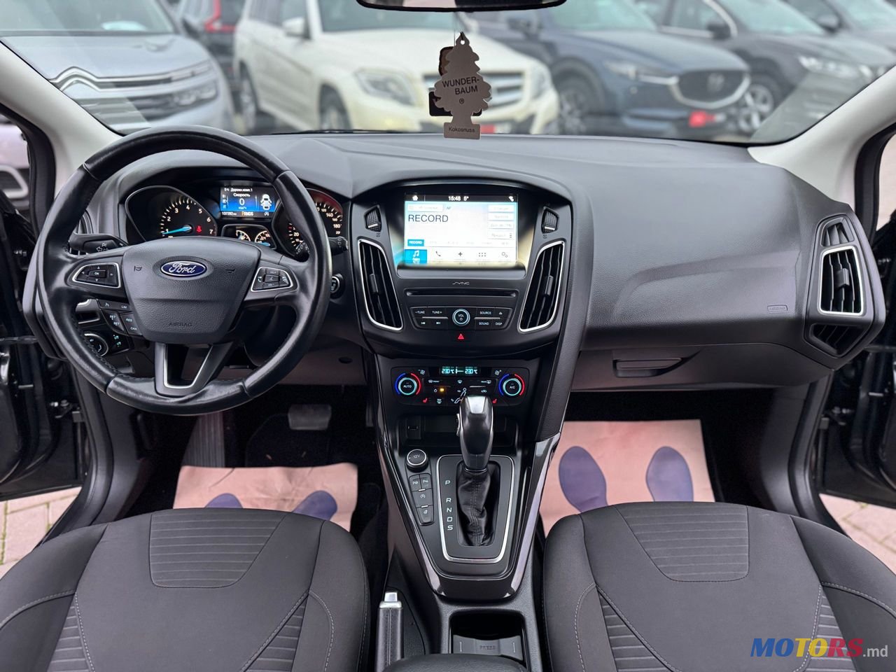 2017' Ford Focus photo #3