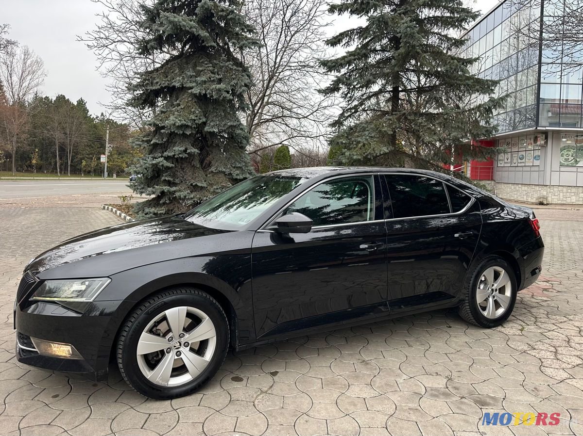 2019' Skoda Superb photo #4