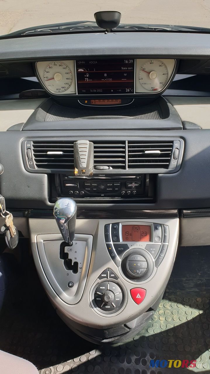 2009' Peugeot 807 photo #5