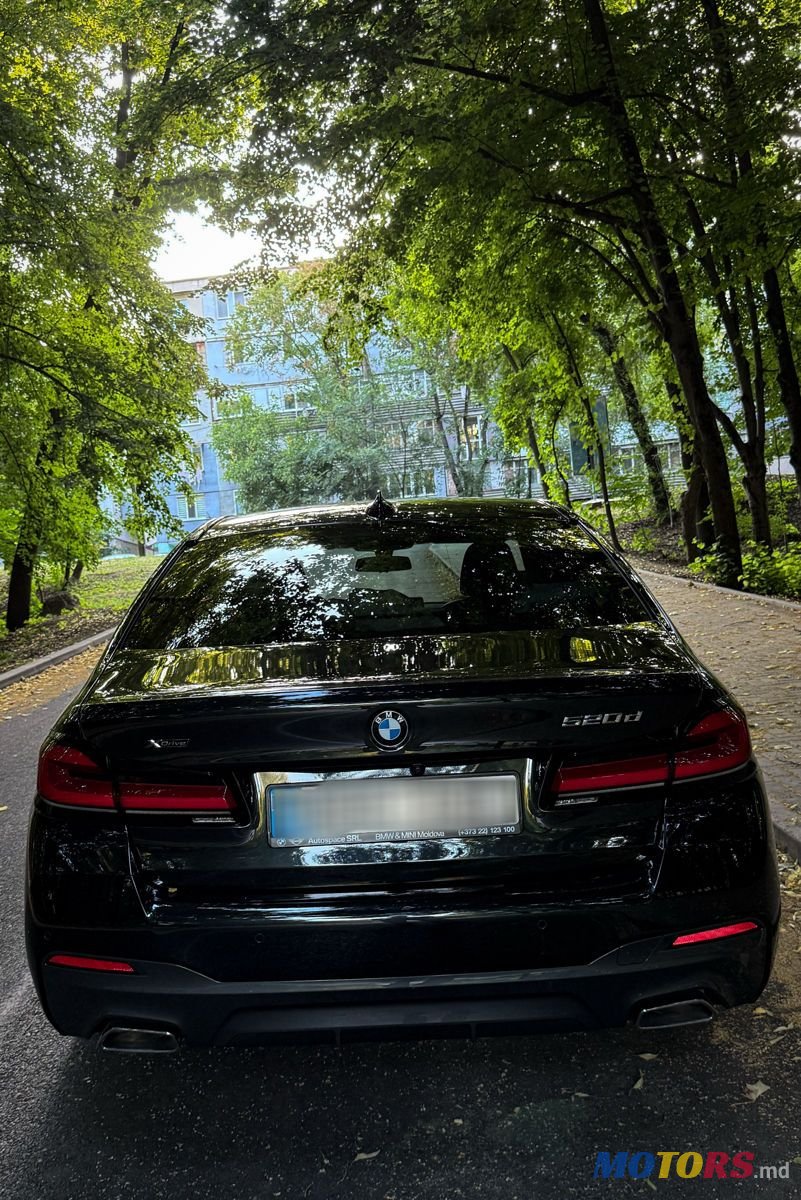 2021' BMW 5 Series photo #5