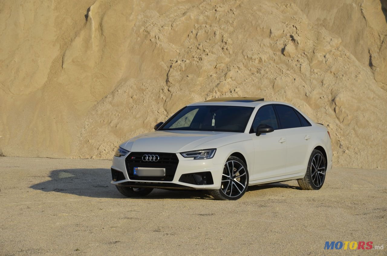 2019' Audi A4 photo #3