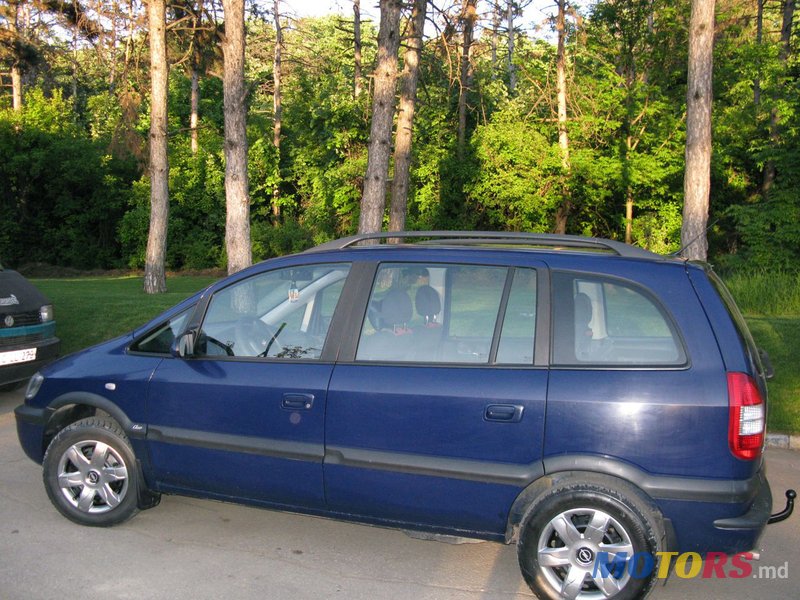 2005' Opel Zafira photo #2