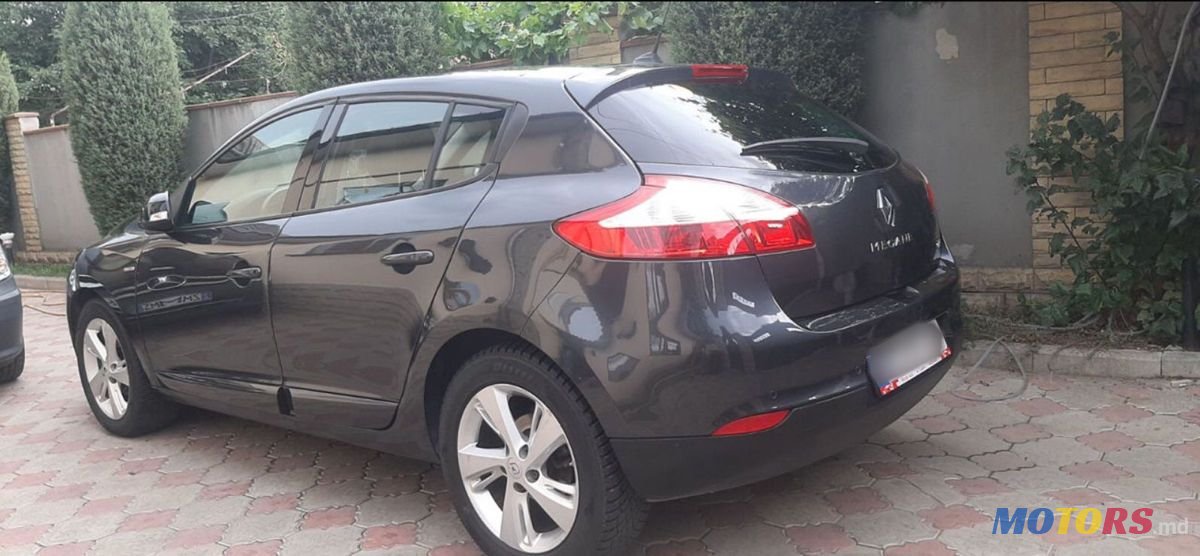 2012' Renault Megane photo #2