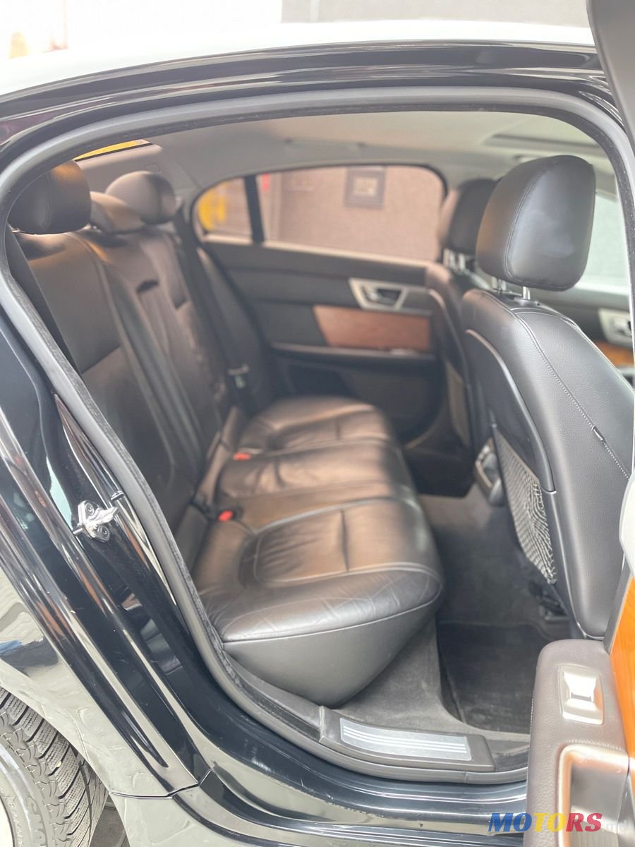 2012' Jaguar XF photo #2