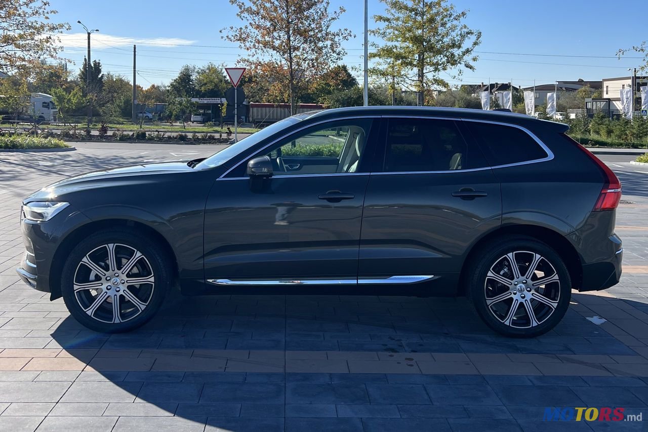 2018' Volvo XC60 photo #2