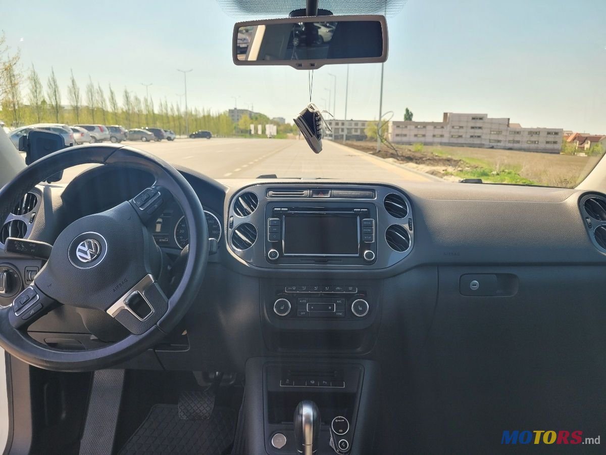 2014' Volkswagen Tiguan photo #2