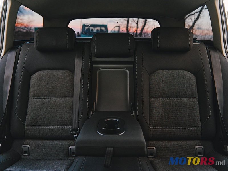 2019' Volkswagen Passat photo #4