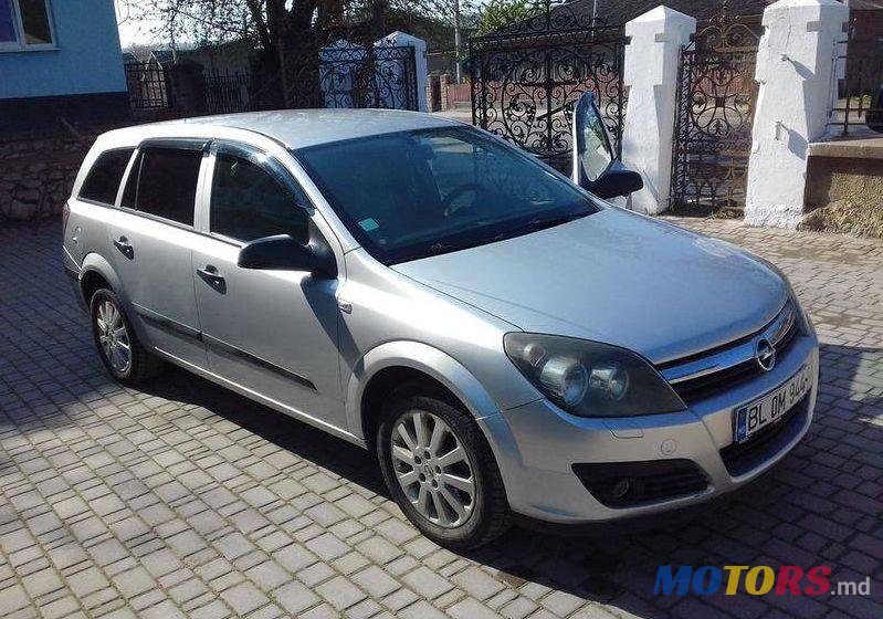 2005' Opel Astra photo #2